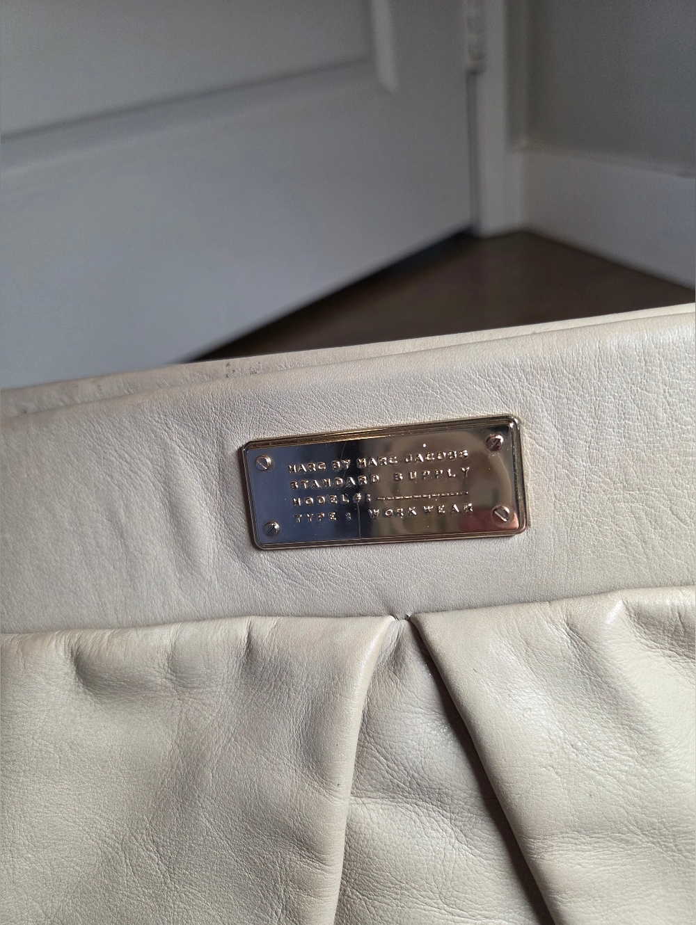 MARC BY MARC JACOBS Marchive Hilli Satchel Beige - Picture 3 of 8